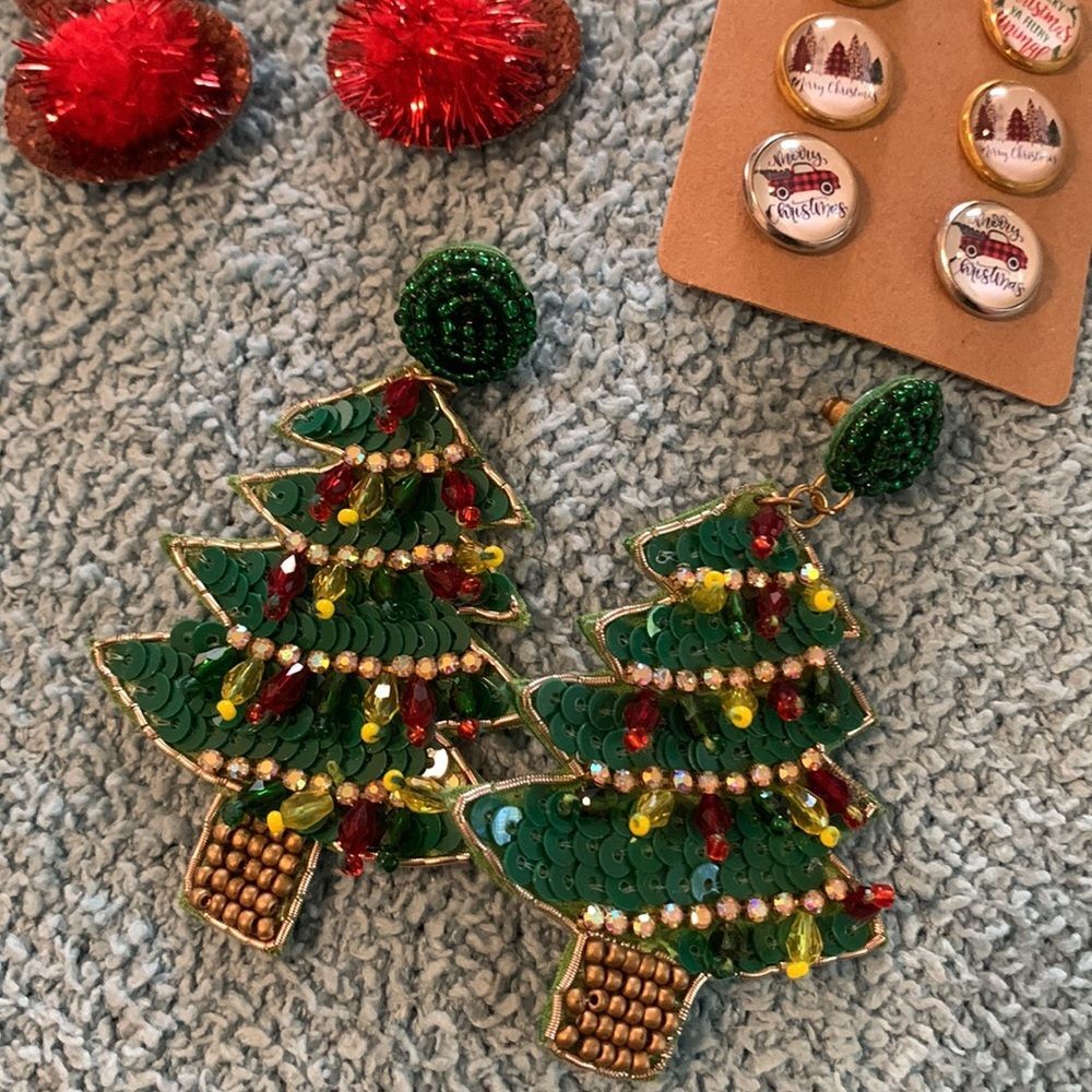 Christmas earring bundle - Picture 7 of 10